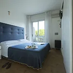 Nice Hotel Bibione Бибионе