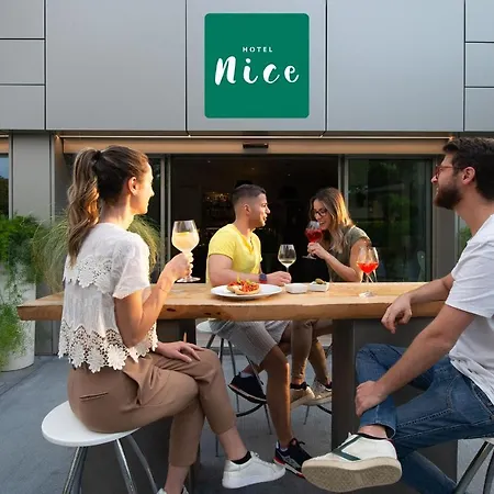 Nice Hotel Bibione 3* ビビオーネ
