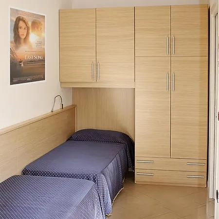 Nice Hotel Bibione Бібіоне
