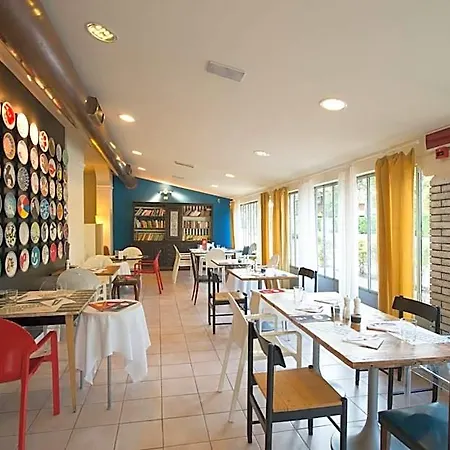 Nice Hotel Bibione 3* ביביונה