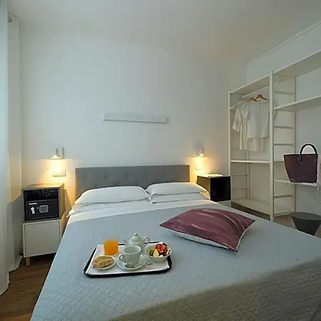 Nice Hotel Bibione מלון